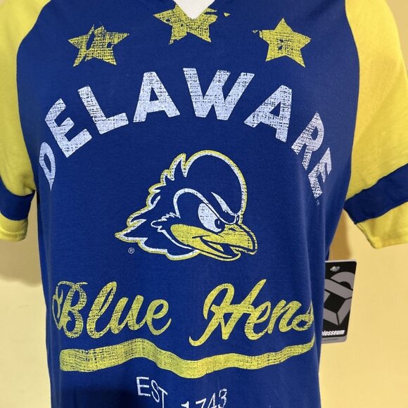 NEW Delaware Fightin' Blue Hens Colosseum SS Crown Of Fire V Neck Shirt Womens M - Picture 2 of 5